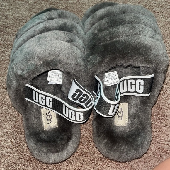 Ugh slippers - Picture 2 of 2
